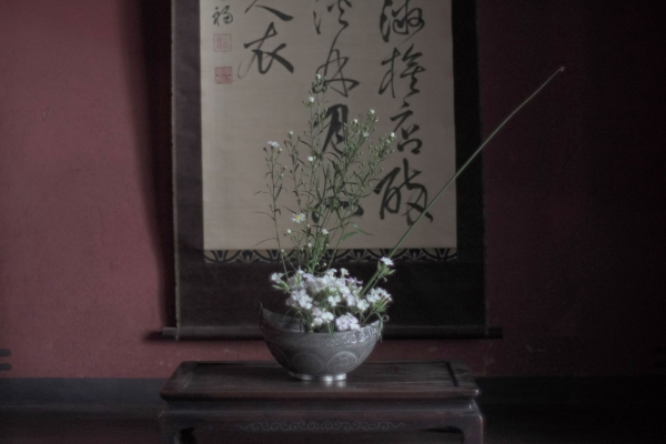 Quando olhamos as flores, tornamo-nos flores*